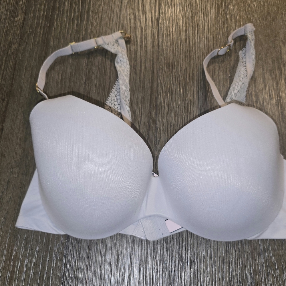 Victoria Secret Sz. 32D White Bra